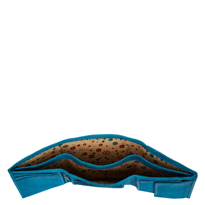 Hand-painted trifold wallet for women with a Lizard design